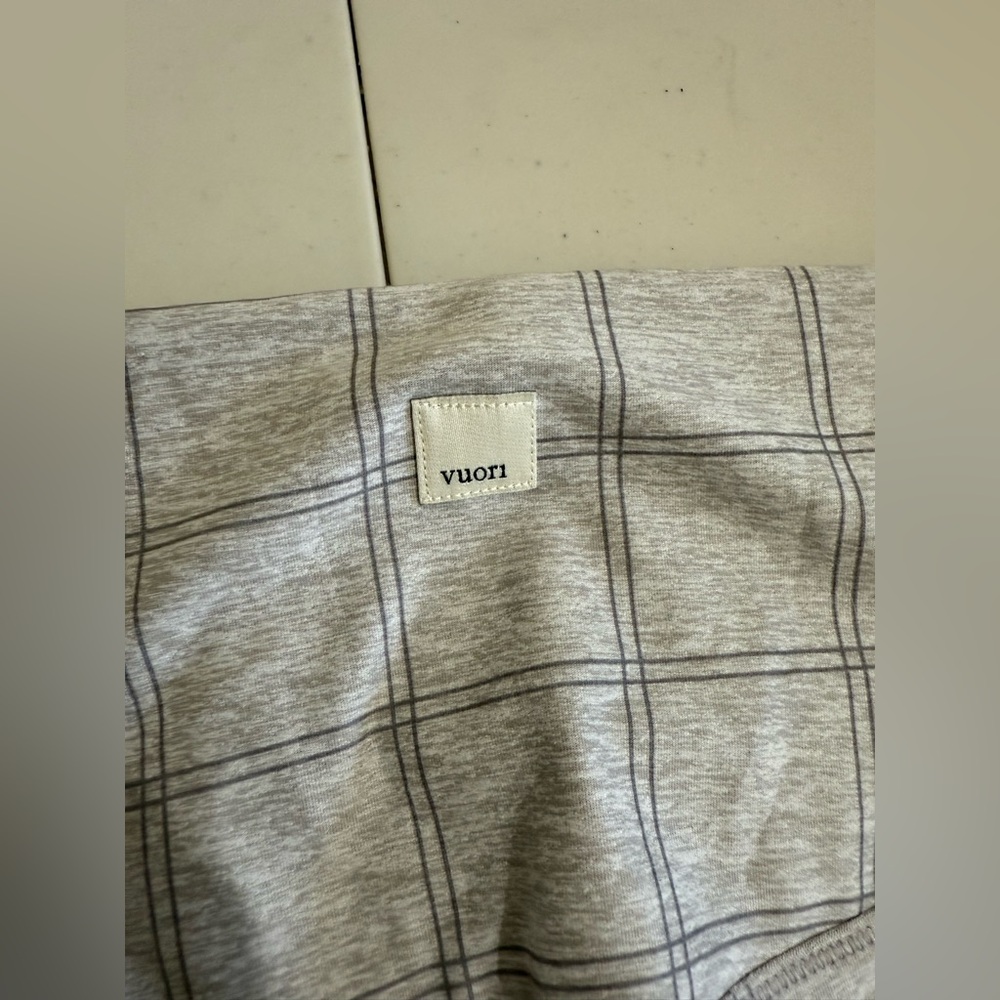 Vuori Gray Plaid Performance Leggings - Picture 4 of 5